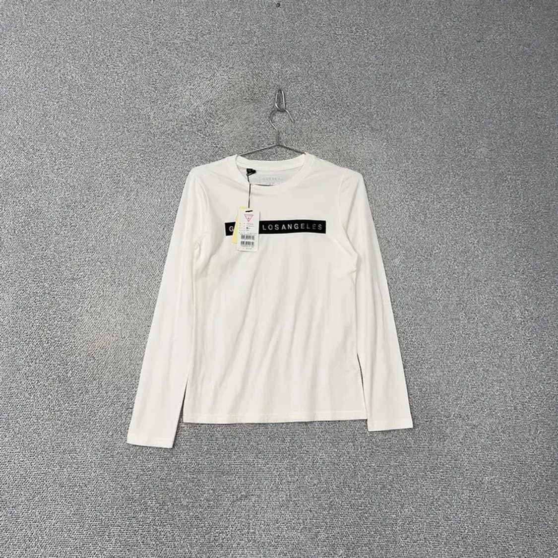 [새상품]게스 심플로고 화이트 여성 긴팔티 XS 상품이미지1