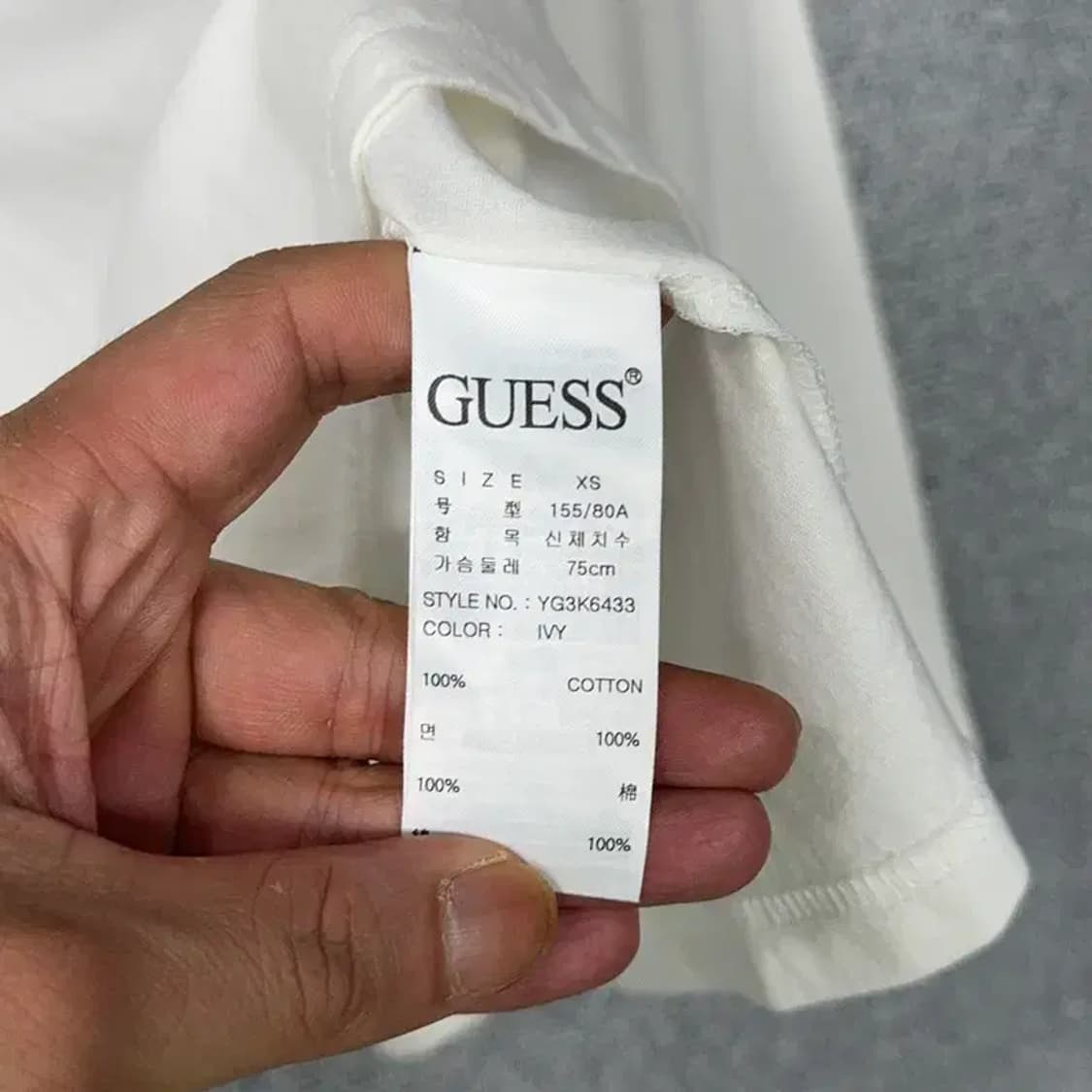 [새상품]게스 심플로고 화이트 여성 긴팔티 XS 상품이미지5