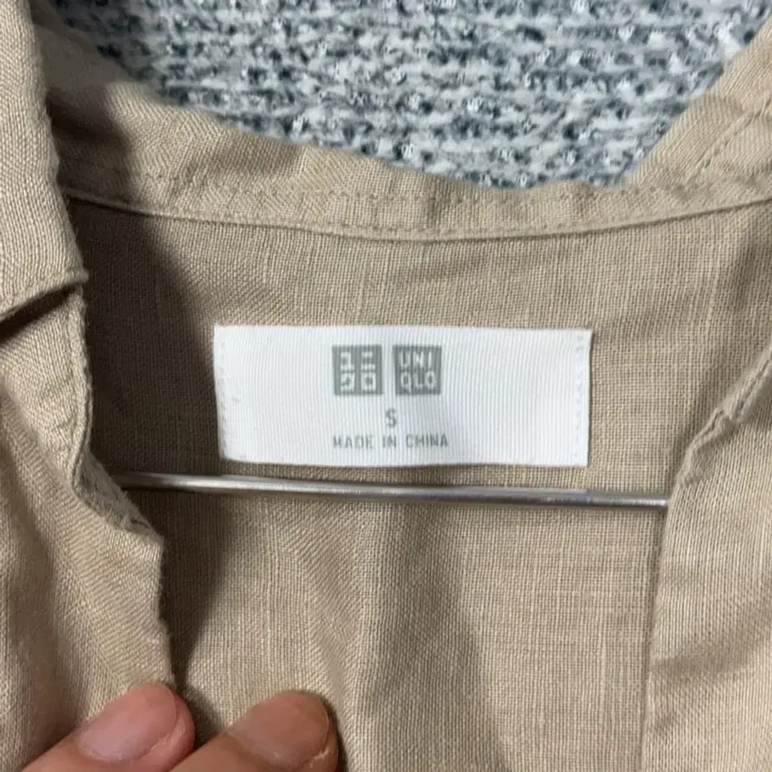 유니클로 베이지 브이넥 린넨 셔츠 S 상품이미지3