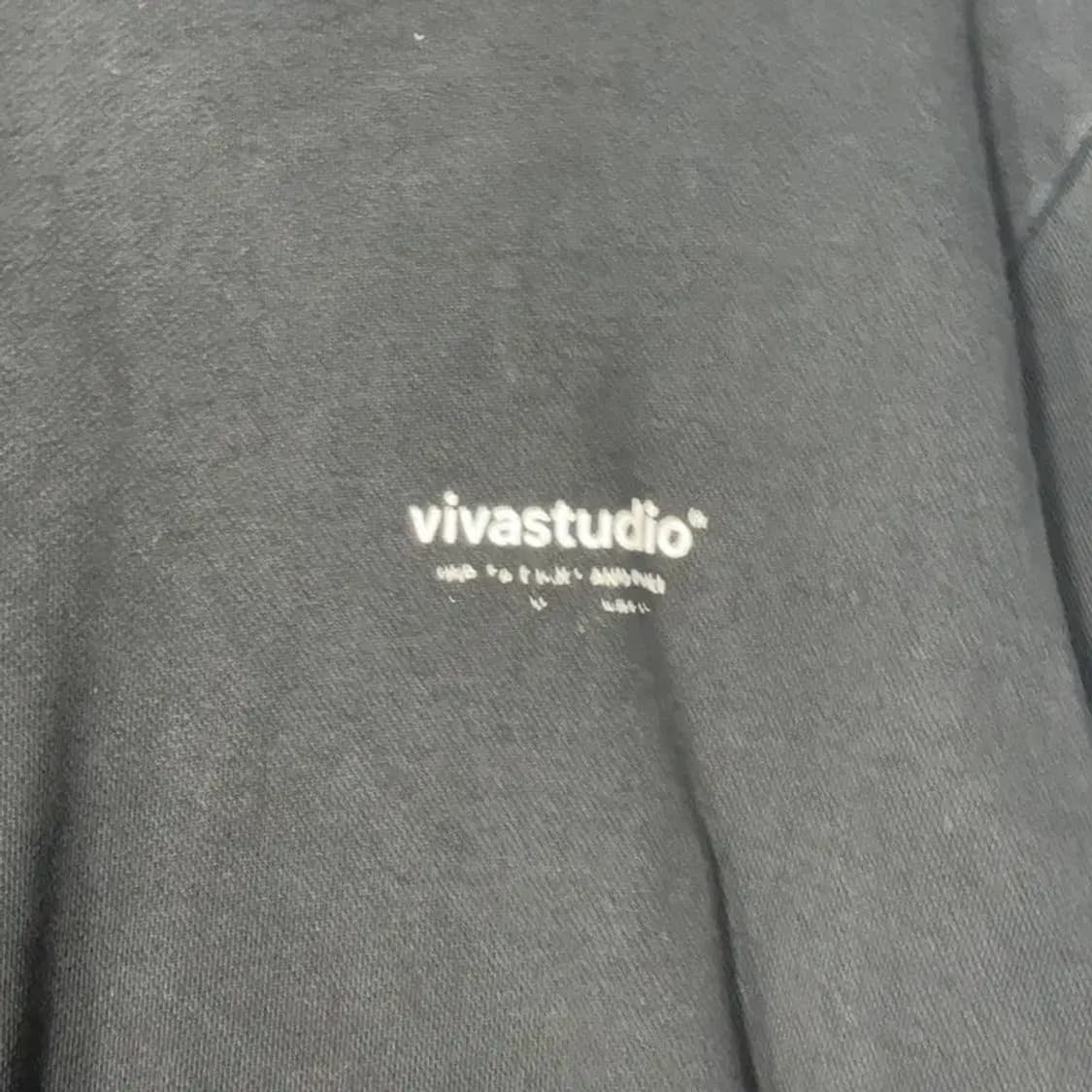 비바스튜디오 블랙 로고 맨투맨 S 상품이미지3