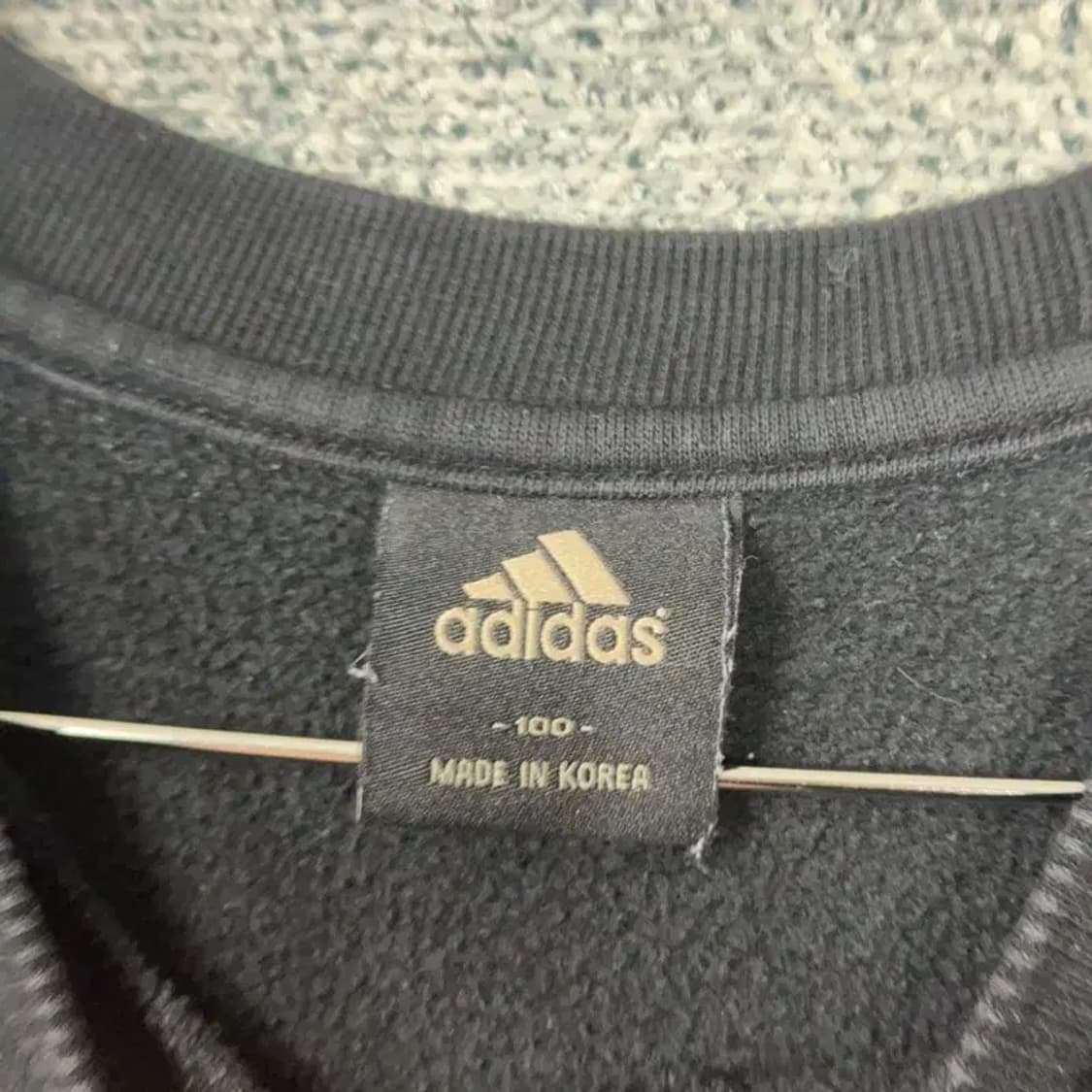 아디다스 옐로우 로고 블랙 맨투맨 100 상품이미지3