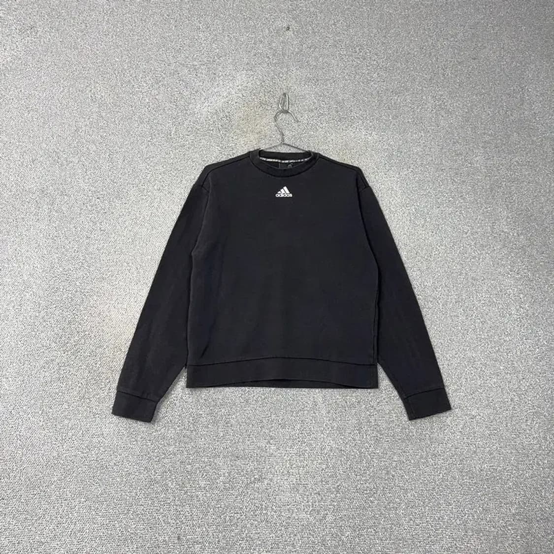 아디다스 센터로고 블랙 맨투맨 S 상품이미지1