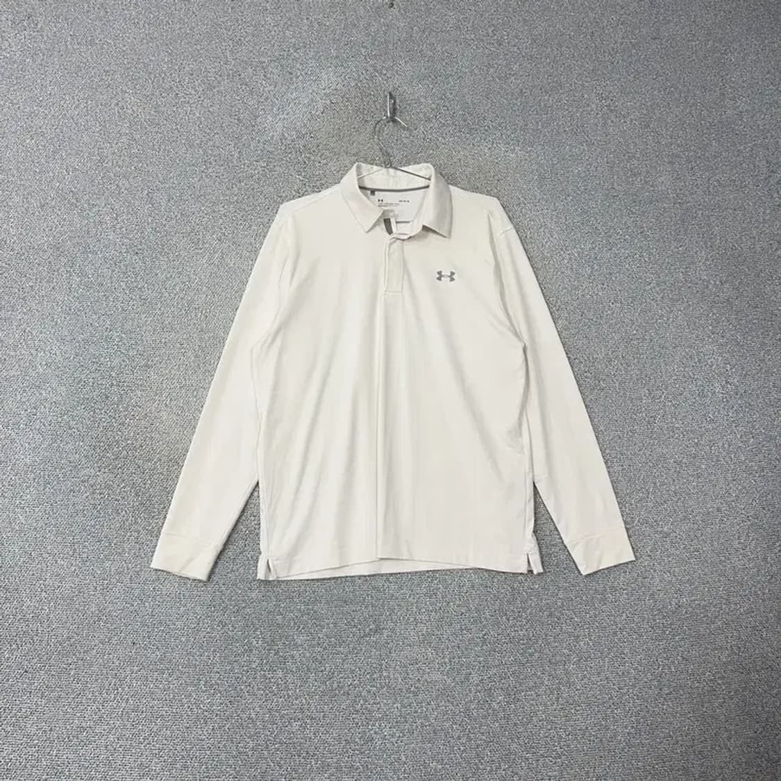 언더아머 로고 기능성 화이트 카라티 L 상품이미지1