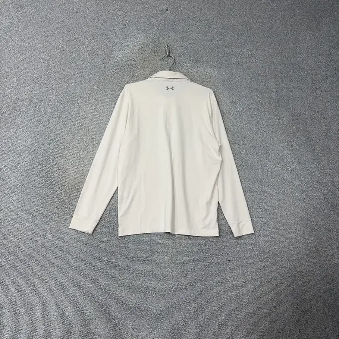 언더아머 로고 기능성 화이트 카라티 L 상품이미지2