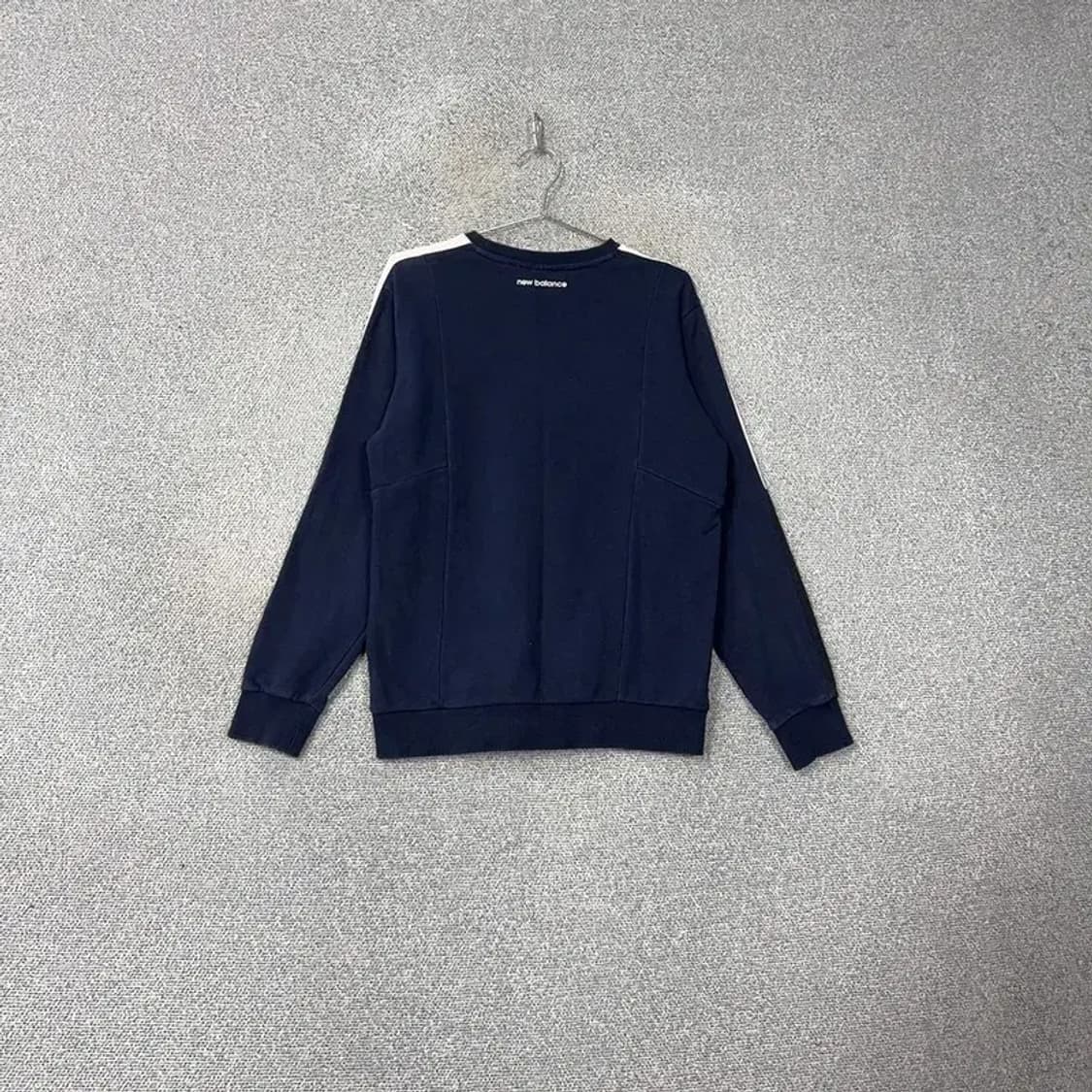 뉴발란스 네이비 로고 캐주얼 맨투맨 M 상품이미지2