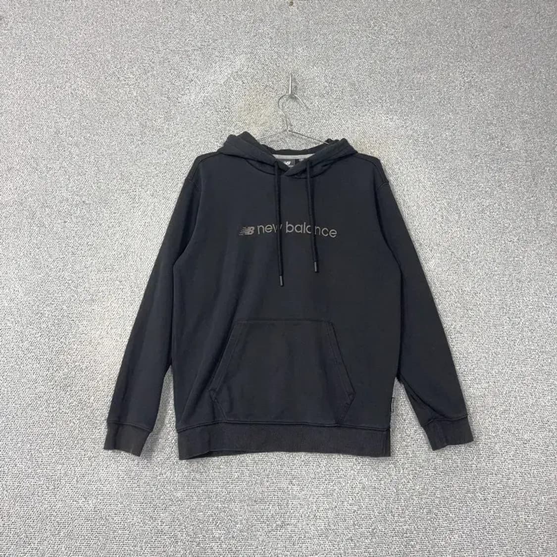 뉴발란스 프린팅 로고 블랙 후드티 M 상품이미지1