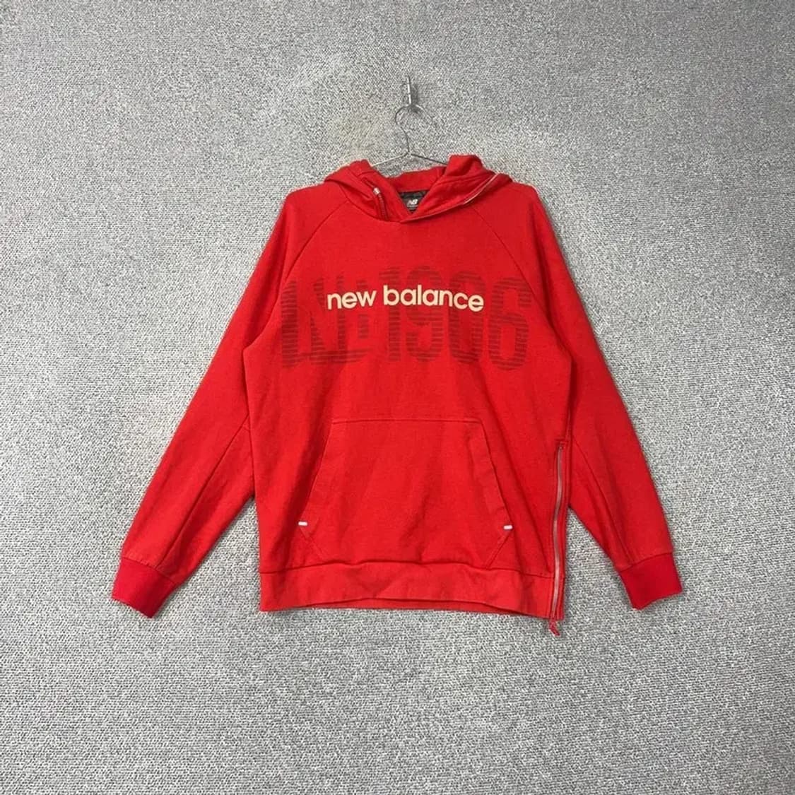 뉴발란스 프린팅 로고 레드 후드티 L 상품이미지1