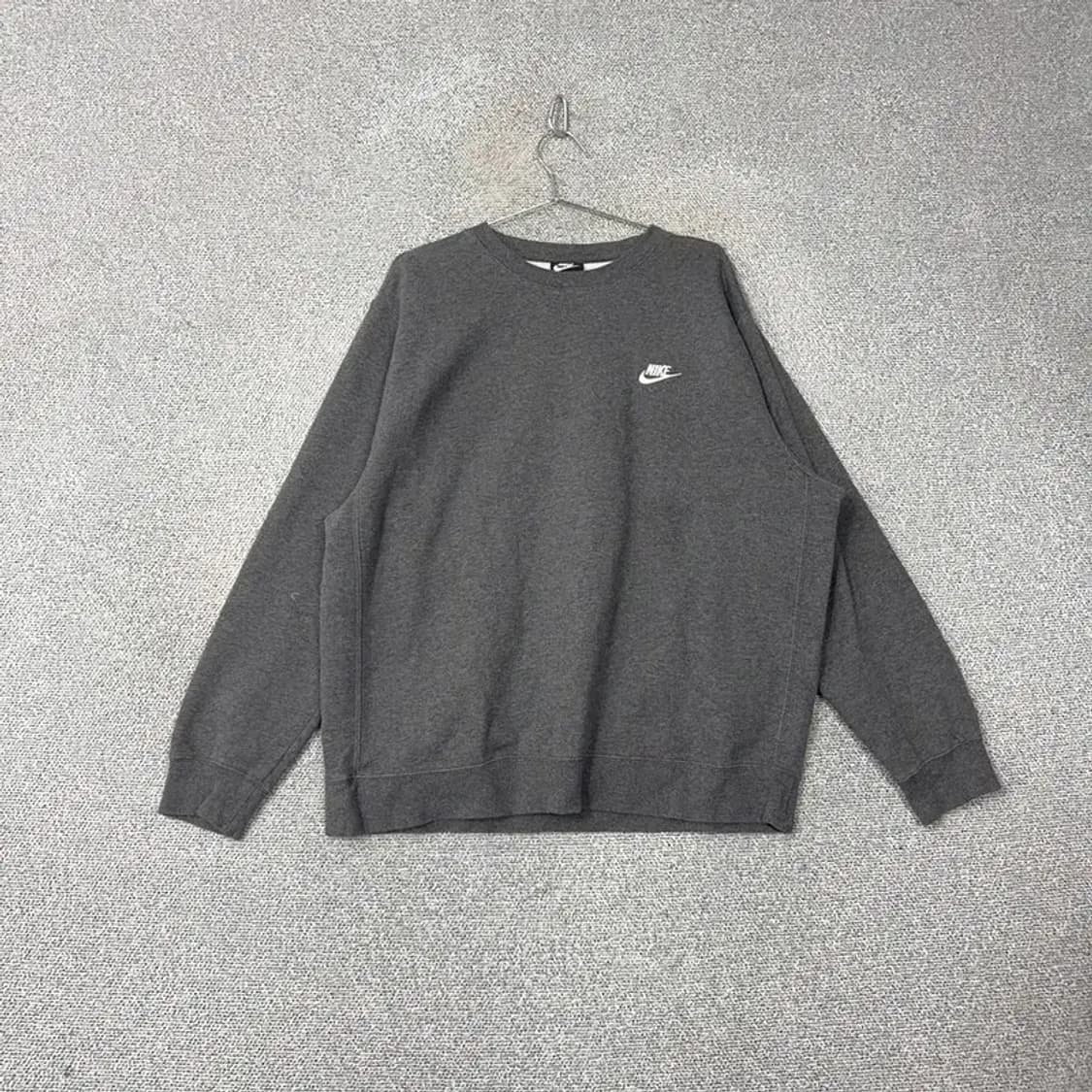 나이키 스우시 로고 차콜 그레이 맨투맨 XL 상품이미지1