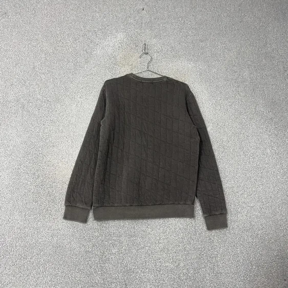 버커루 퀄팅 엠보싱 그레이 맨투맨 L 상품이미지2