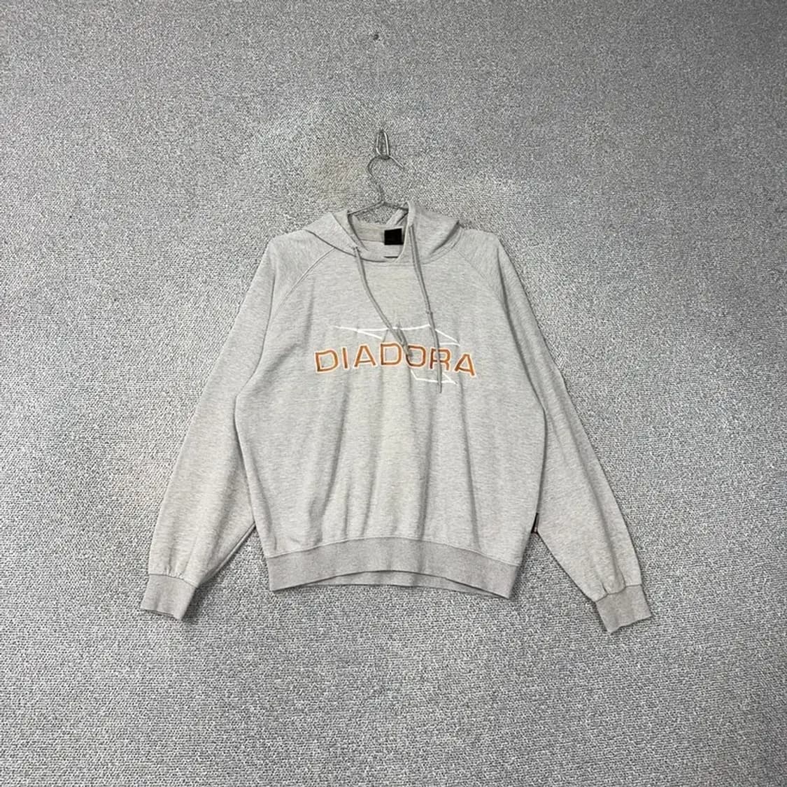 디아도라 프린팅 그레이 후드티 100 상품이미지1