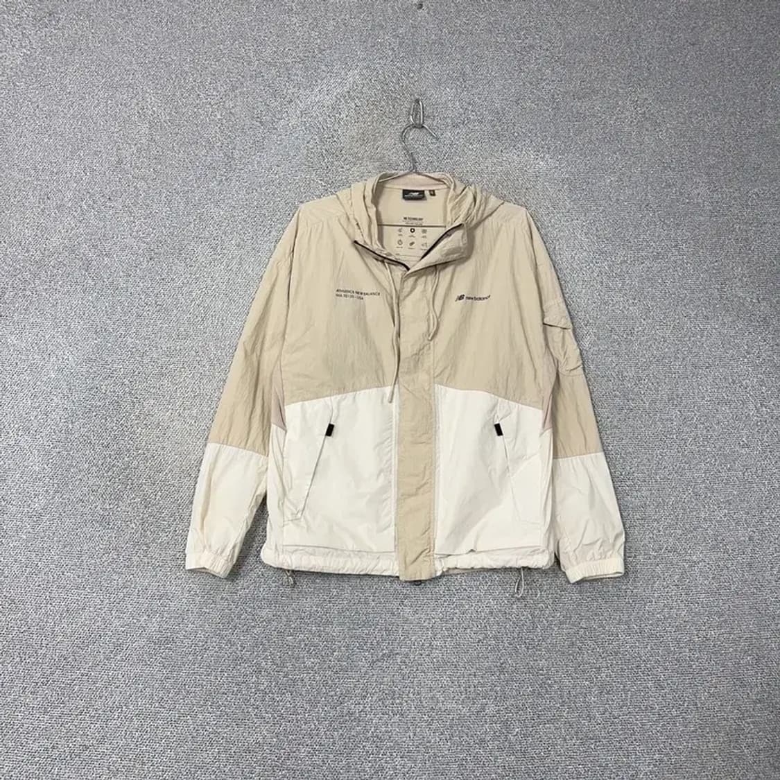 뉴발란스 베이지 투톤 바람막이 95 상품이미지1