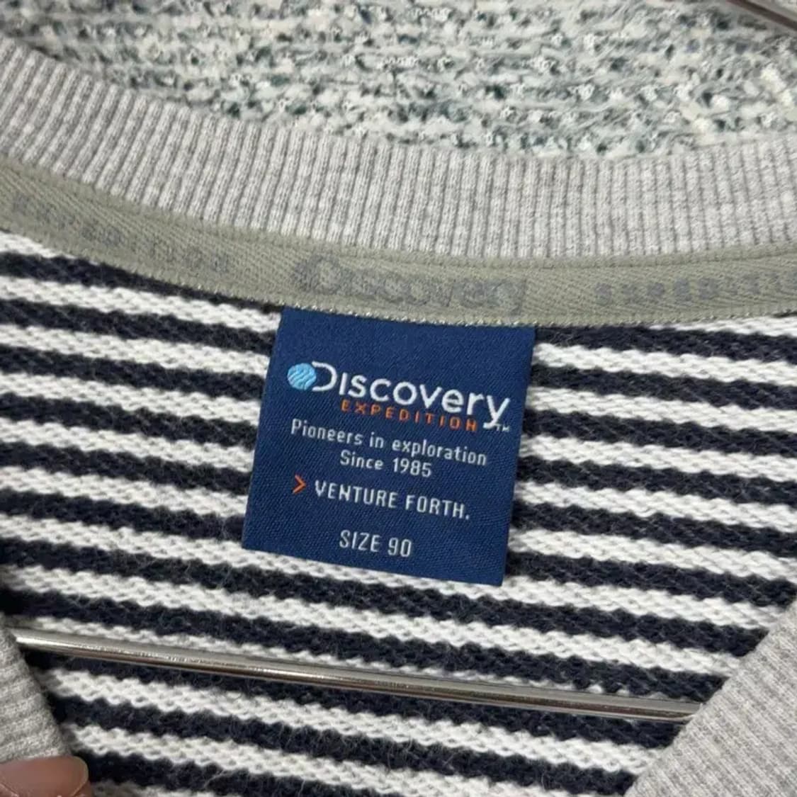 디스커버리 로고 그레이 맨투맨 90 상품이미지3
