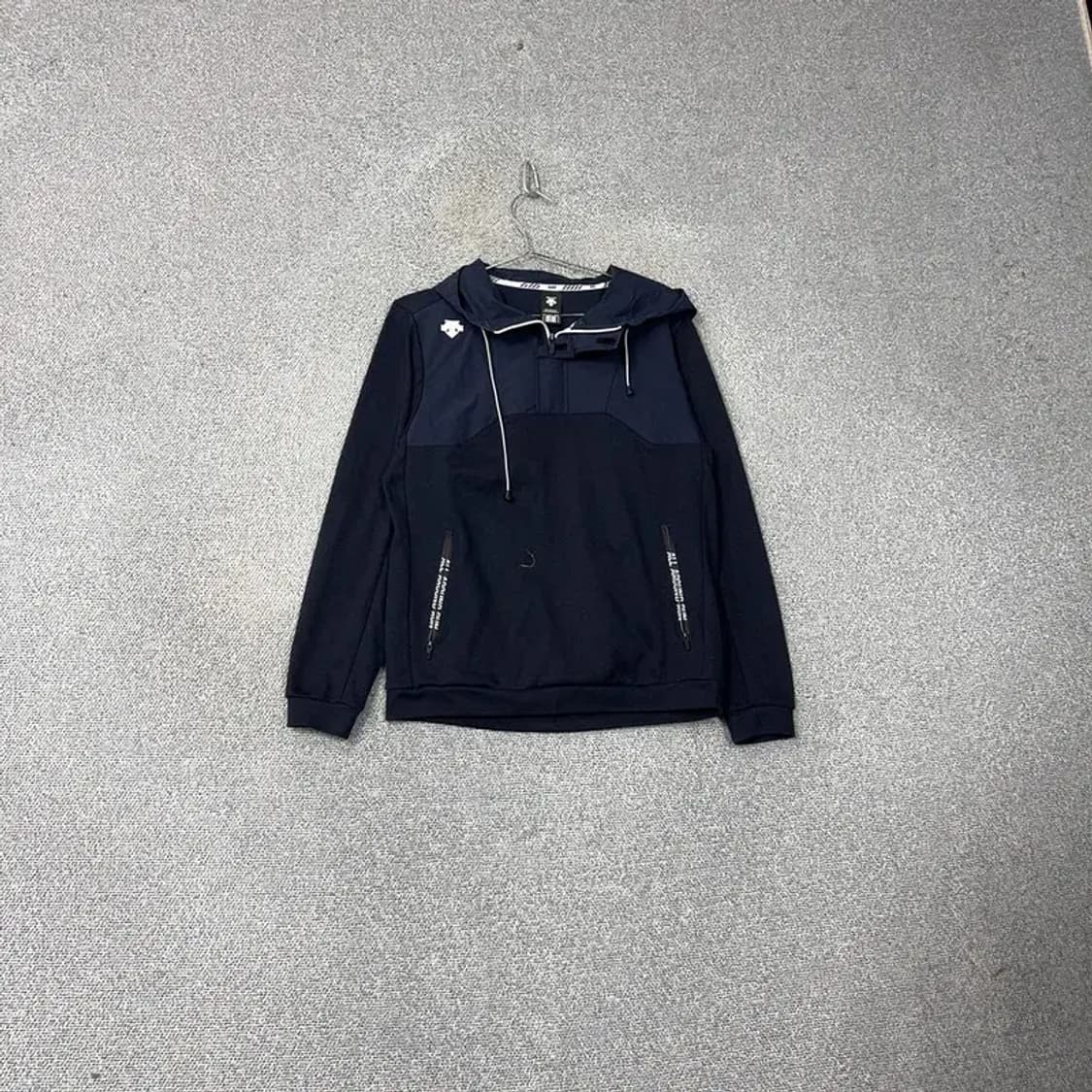 데상트 로고 네이비 기능성 운동 후드집업 M 상품이미지1