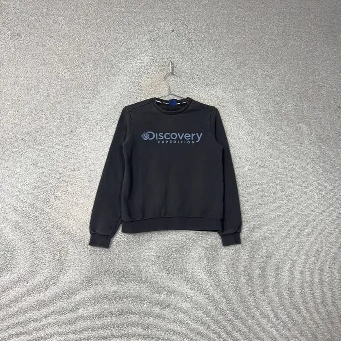 디스커버리 캐주얼 로고 블랙 여성 맨투맨 90 상품이미지1