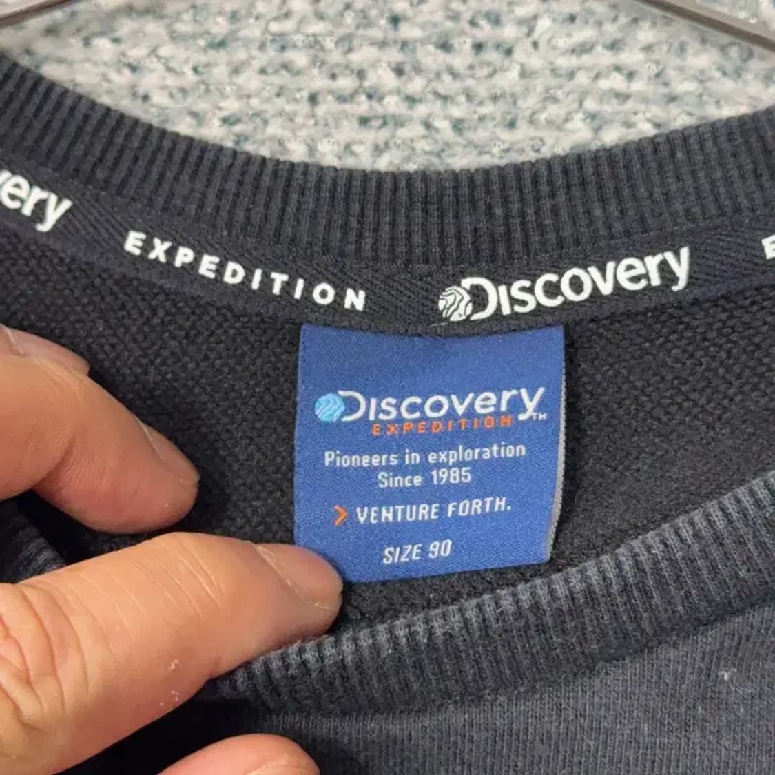 디스커버리 캐주얼 로고 블랙 여성 맨투맨 90 상품이미지3