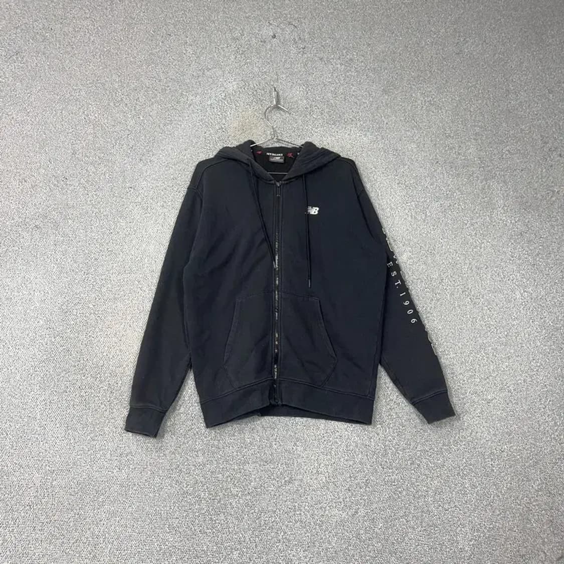 뉴발란스 로고 블랙 후드집업 95 상품이미지1