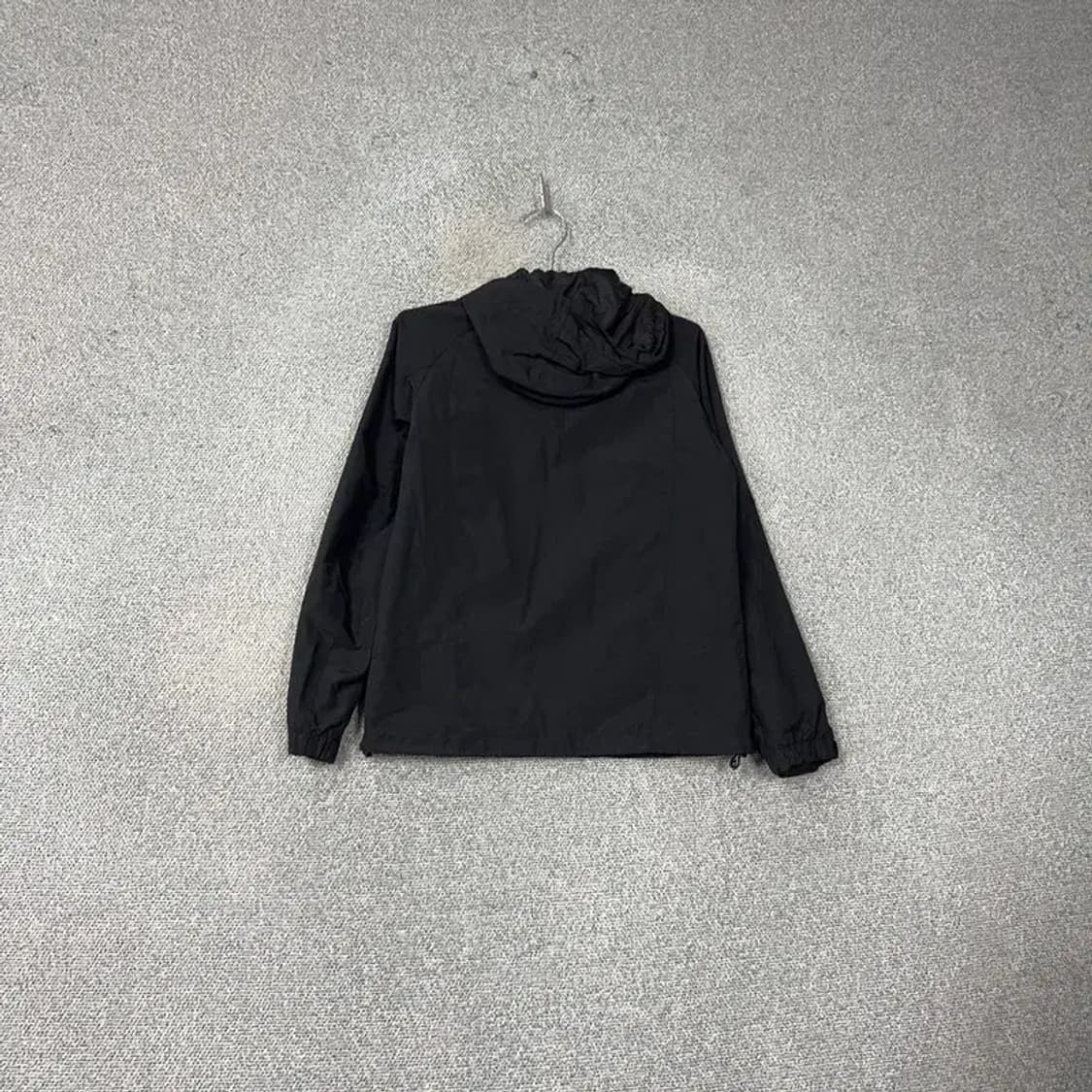 노스페이스 등산 블랙 바람막이 85 상품이미지2