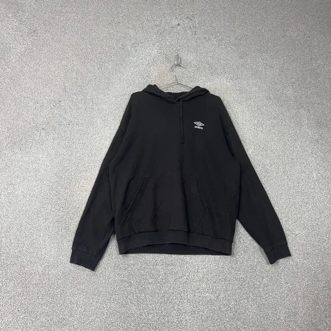 엄브로 심플 로고 블랙 오버핏 후드티 105 상품이미지1