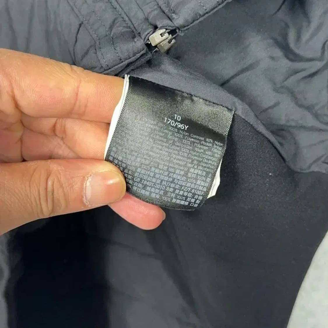 룰루레몬 여성 후드 경량 패딩 자켓 M 상품이미지4