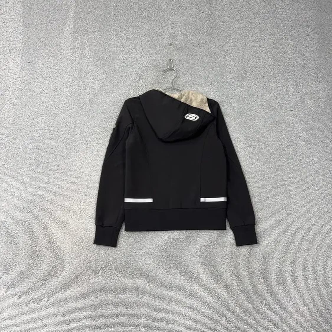 스케쳐스 로고 패치 블랙 기능성 여성 털 기모 후드집업 85 상품이미지2