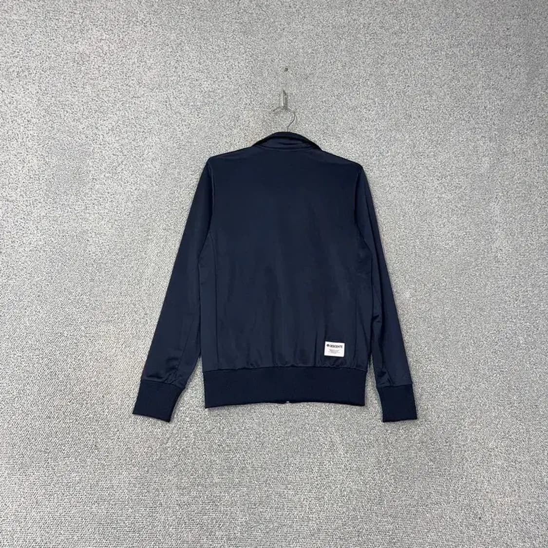 데상트 로고 네이비 집업 져지 M 상품이미지2