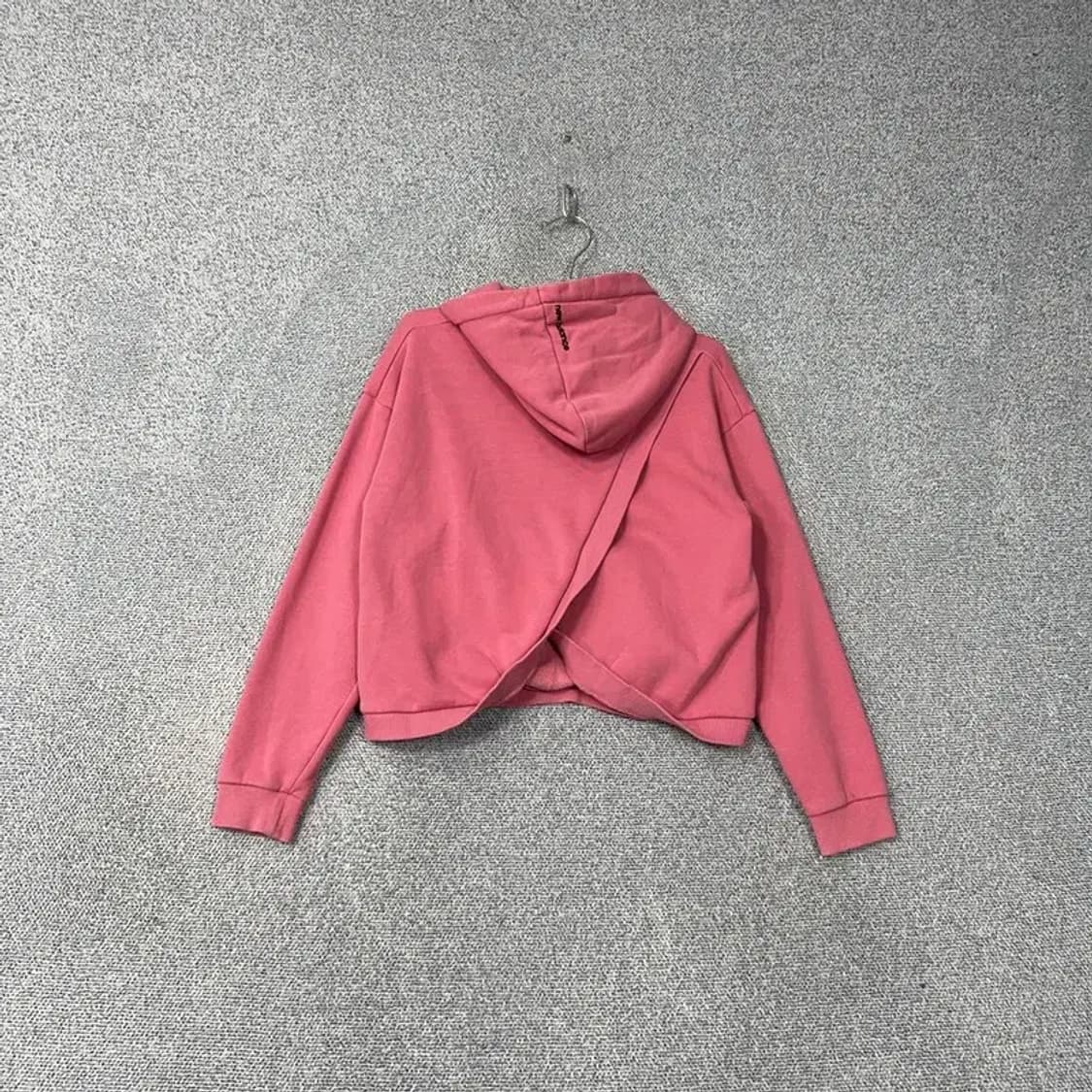 뉴발란스 로고 크롭 핑크 후드티 85 상품이미지2