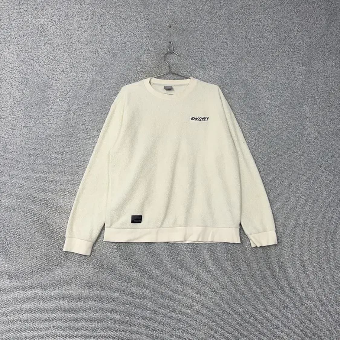 디스커버리 크림 로고 남성 캐주얼 맨투맨 100 상품이미지1