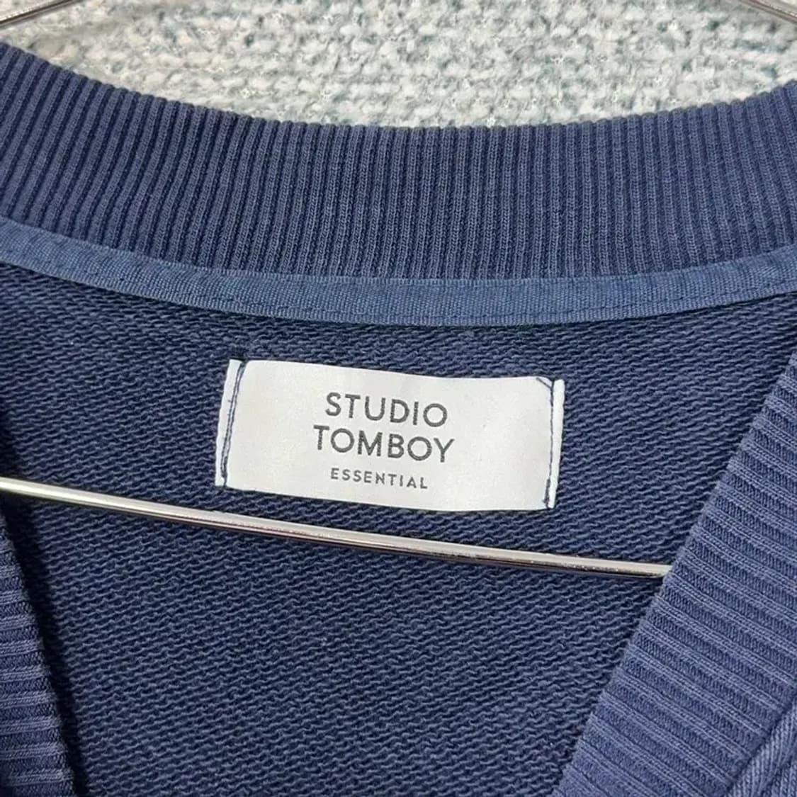 스튜디오 톰보이 네이비 로고 오버핏 맨투맨 F 상품이미지3