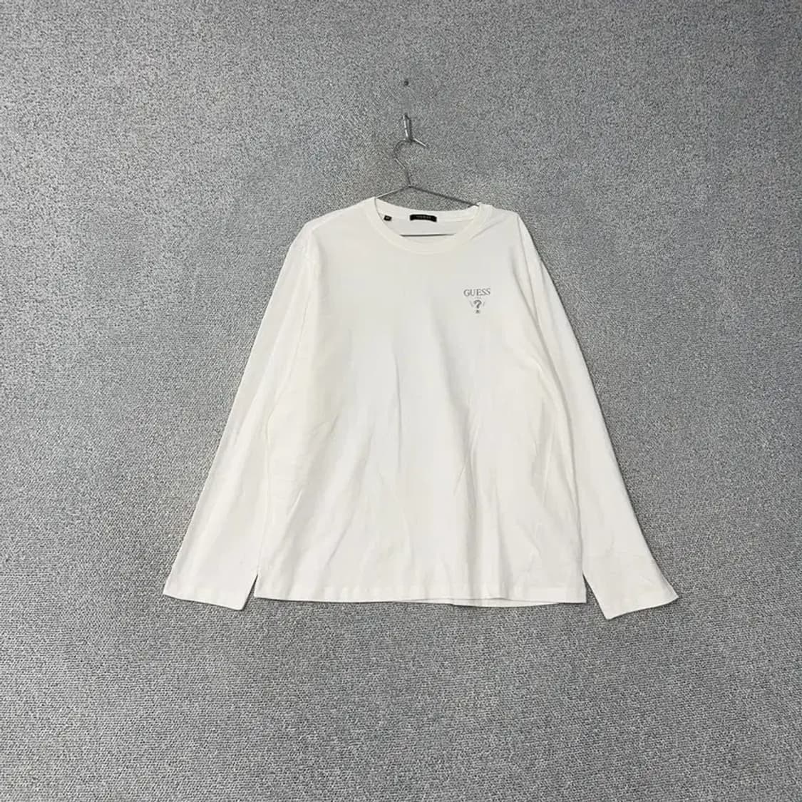 게스 로고 프린팅 화이트 긴팔티 XXL 상품이미지1
