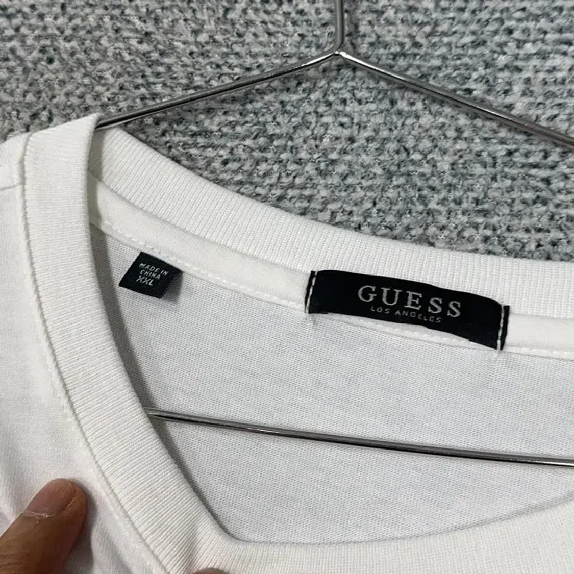 게스 로고 프린팅 화이트 긴팔티 XXL 상품이미지3
