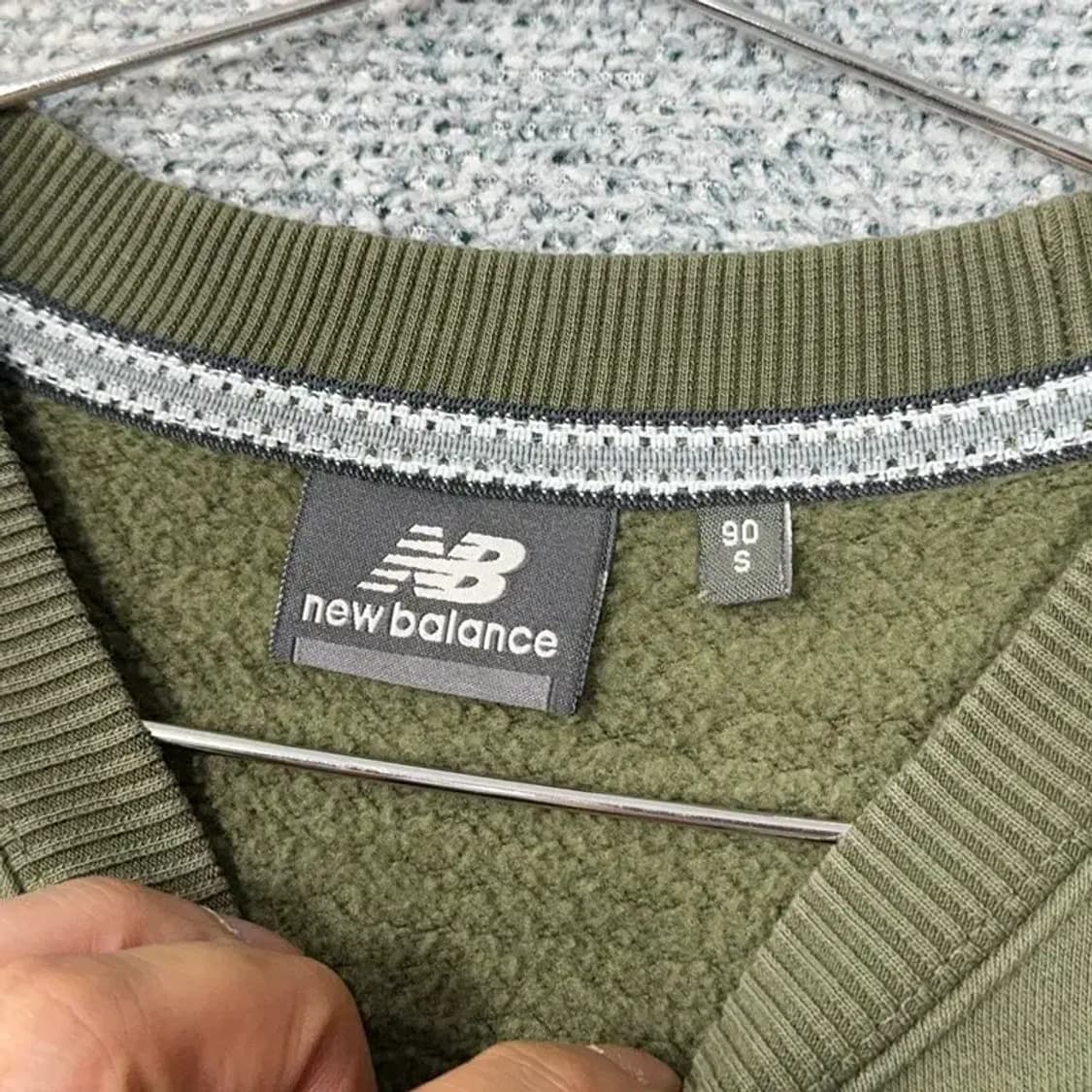 뉴발란스 카키 로고 캐주얼 여성 맨투맨 90 상품이미지3