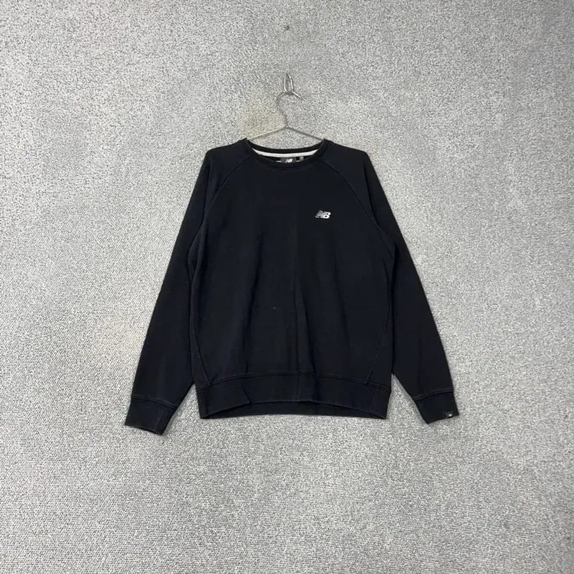 뉴발란스 블랙 캐주얼 로고 남성 맨투맨 L 상품이미지1