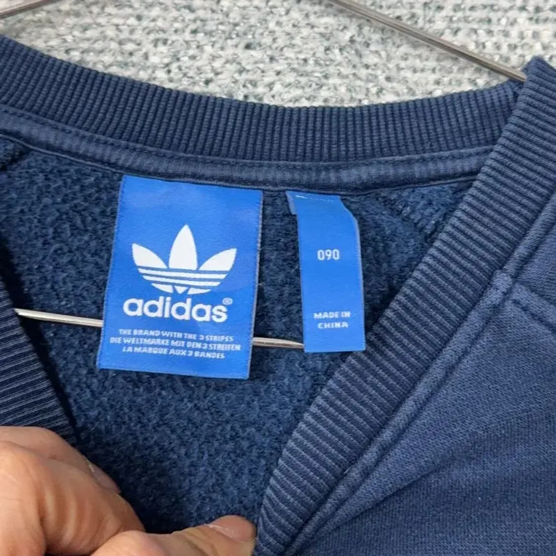 아디다스 빅로고 프린팅 네이비 맨투맨 90 상품이미지3