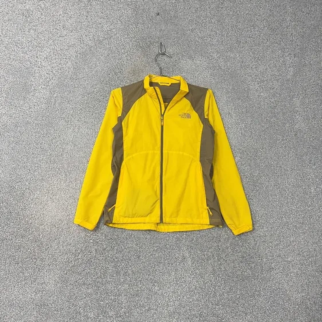 노스페이스 등산 옐로우 바람막이 80 상품이미지1