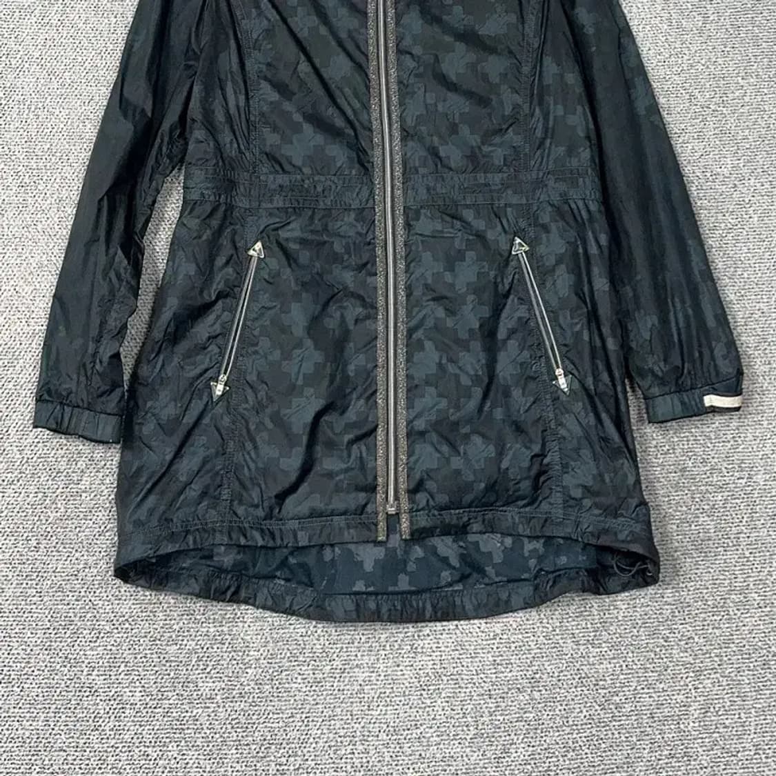 루이까스텔 여성 골프 네이비 패턴 바람막이 코트 95 상품이미지4