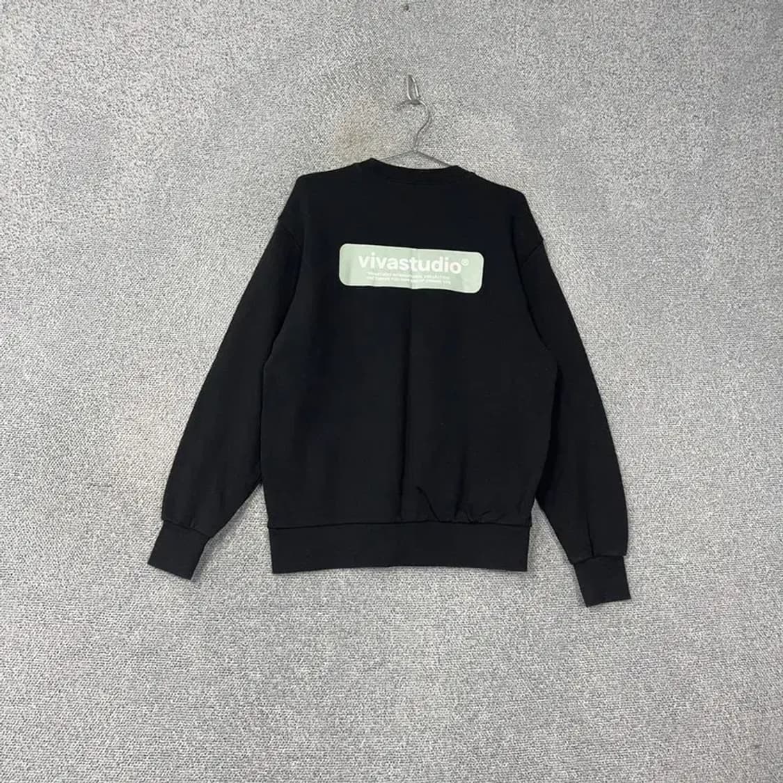 비바스튜디오 블랙 백프린팅 로고 스웻셔츠 맨투맨 S 상품이미지1
