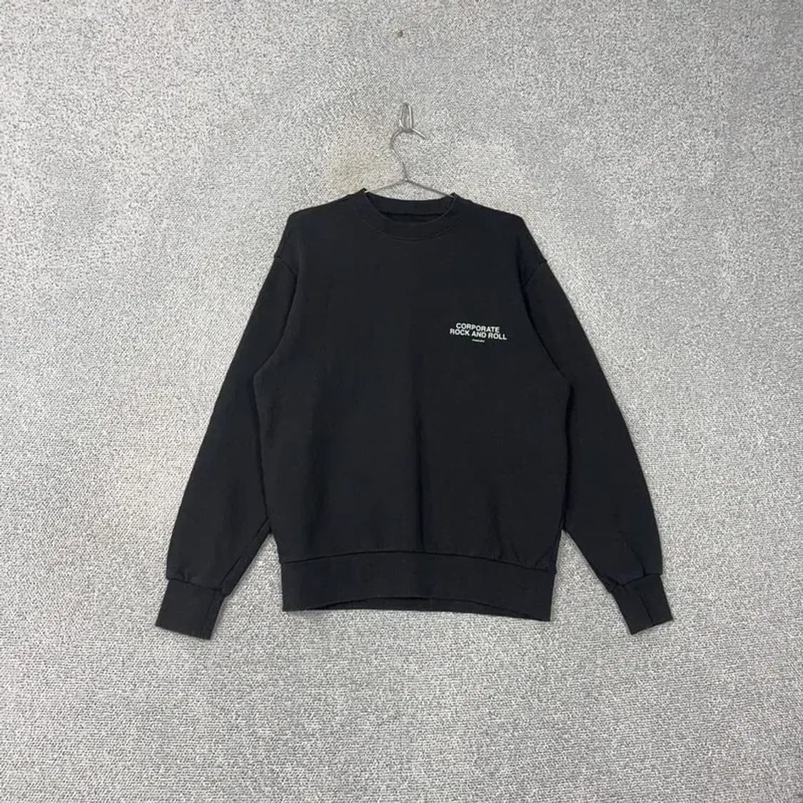 비바스튜디오 블랙 백프린팅 로고 스웻셔츠 맨투맨 S 상품이미지2