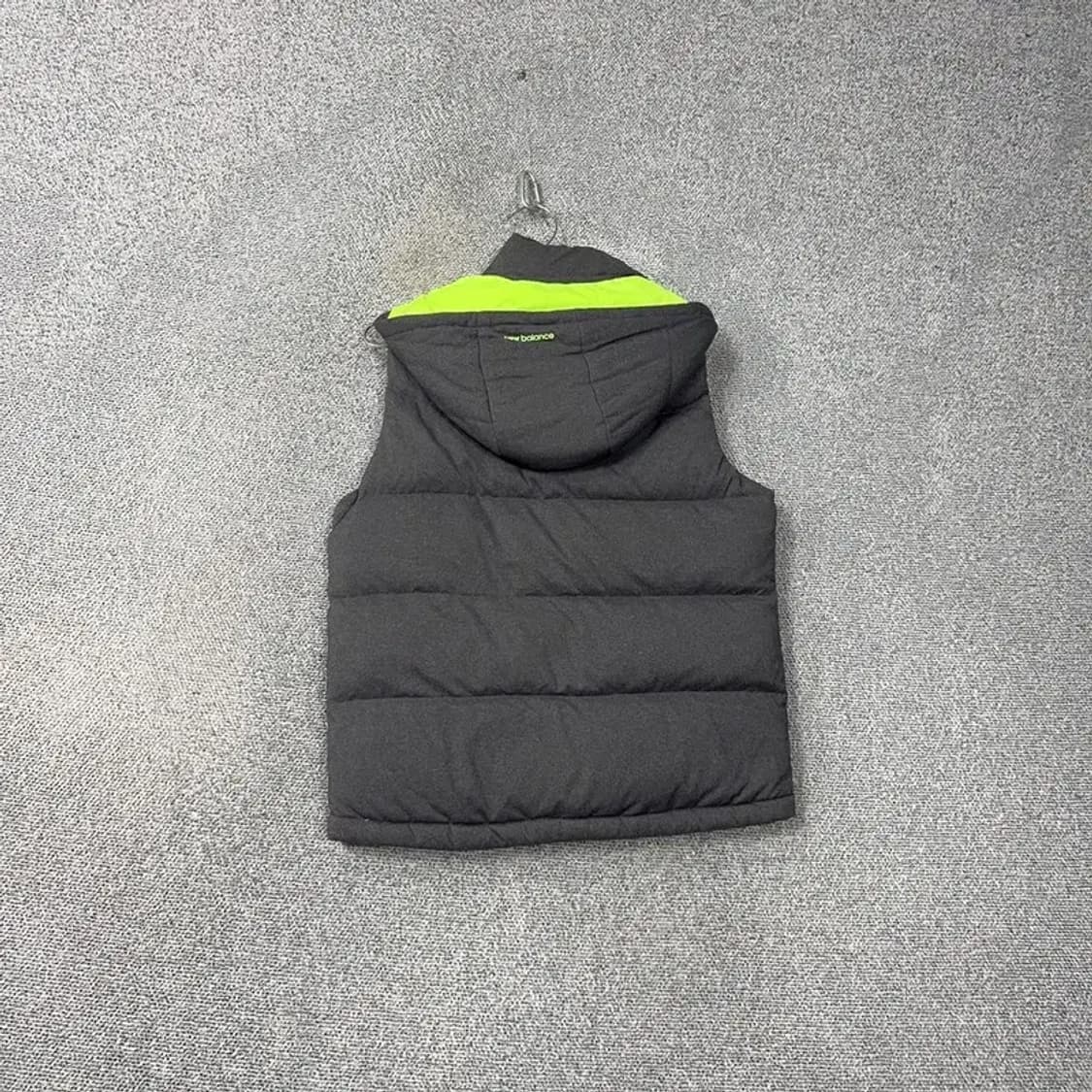 뉴발란스 형광로고 그레이 패딩 조끼 M 상품이미지2