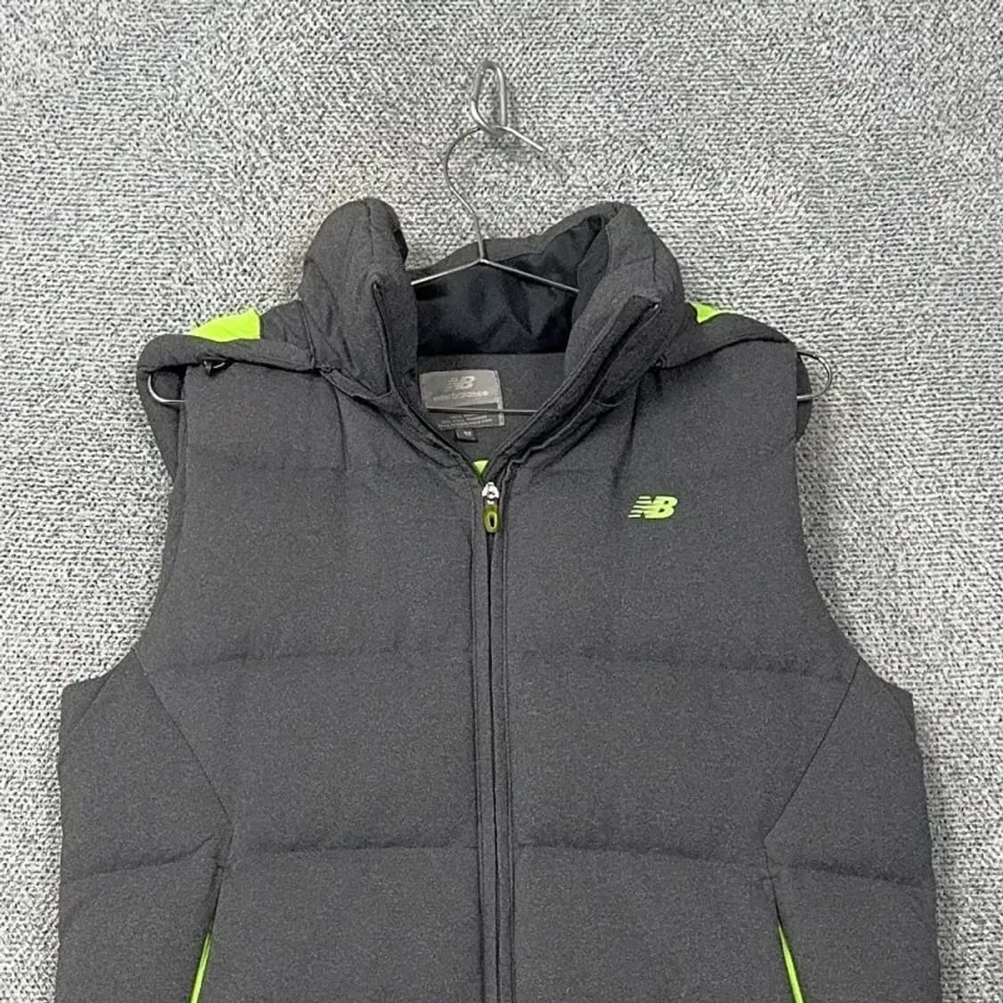뉴발란스 형광로고 그레이 패딩 조끼 M 상품이미지3