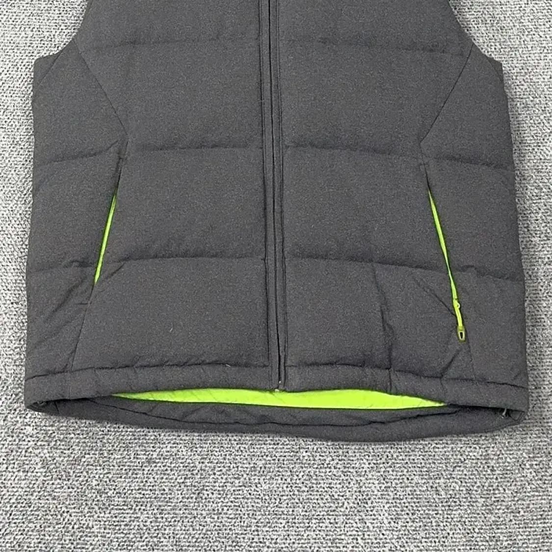 뉴발란스 형광로고 그레이 패딩 조끼 M 상품이미지4