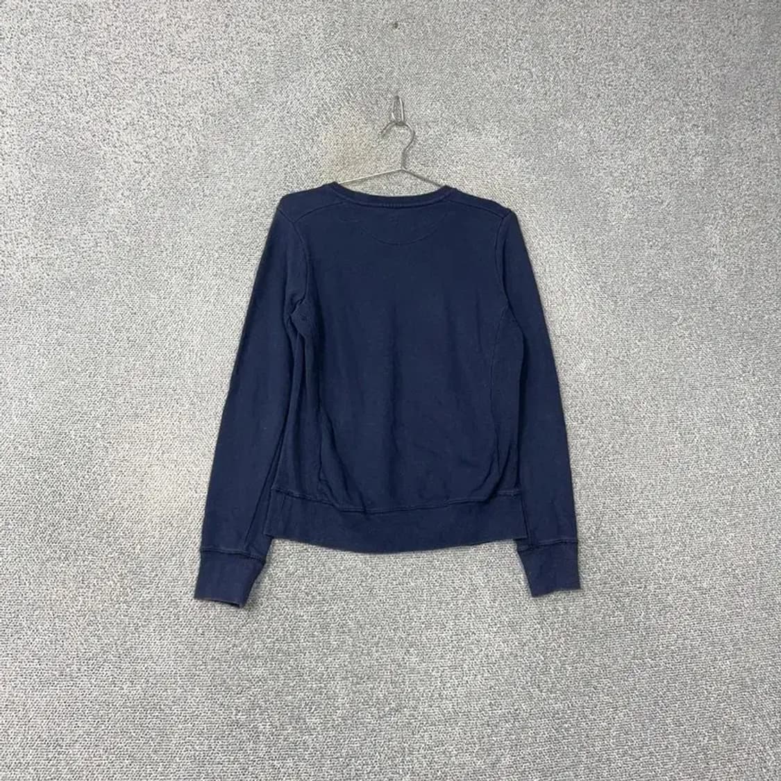 데상트 로고 캐주얼 여성 네이비 맨투맨 90 상품이미지2