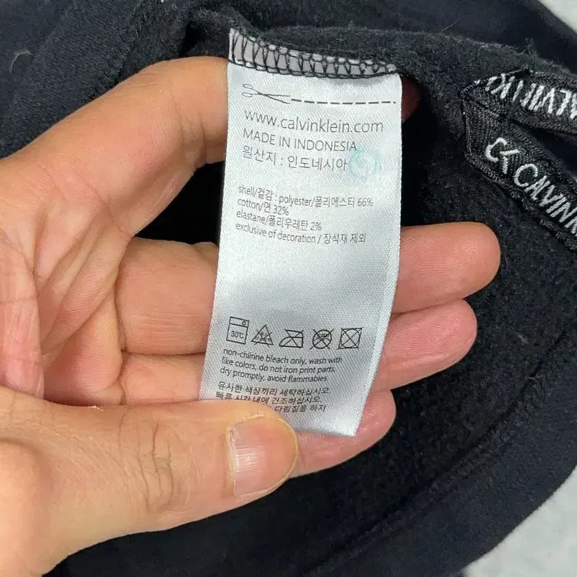 캘빈클라인 블랙 기모 로고 캐주얼 기능성 여성 카라티 S 상품이미지4