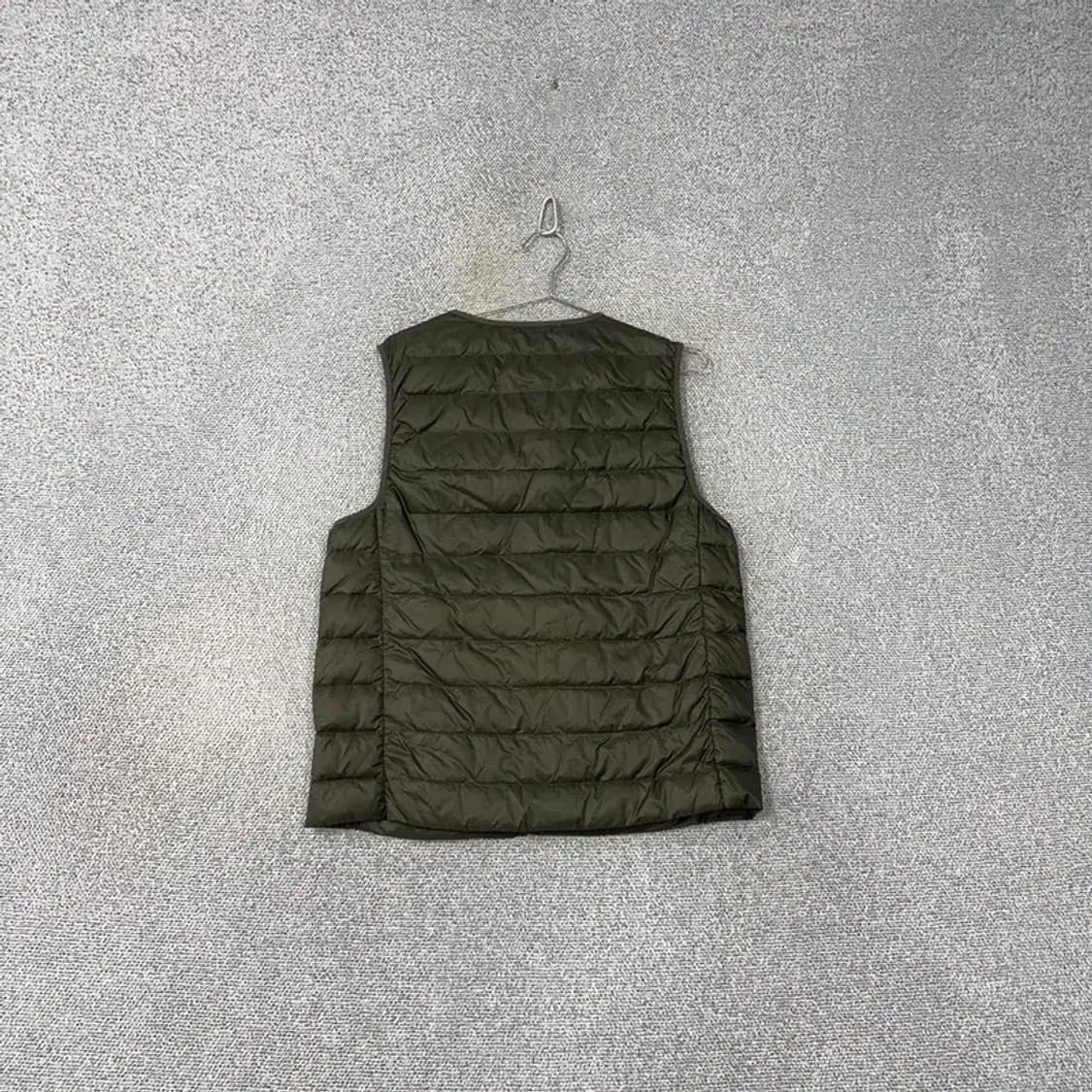 이젠벅 카키 경량 패딩 조끼 100 상품이미지2