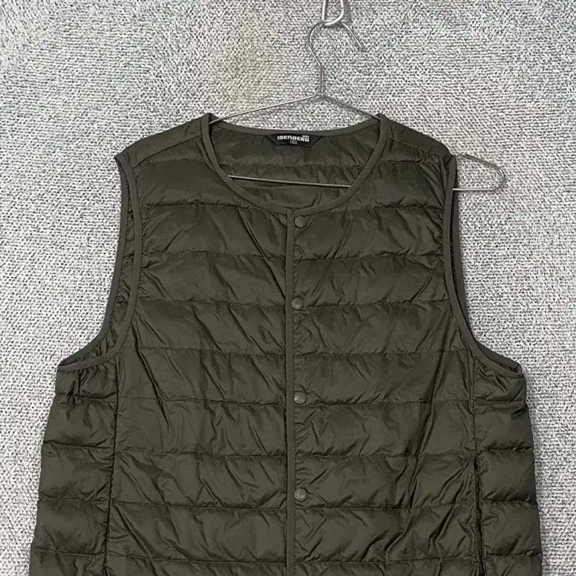 이젠벅 카키 경량 패딩 조끼 100 상품이미지3