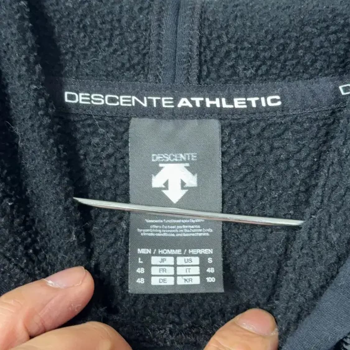 데상트 로고 프린팅 블랙 기모 후드티 L 상품이미지3