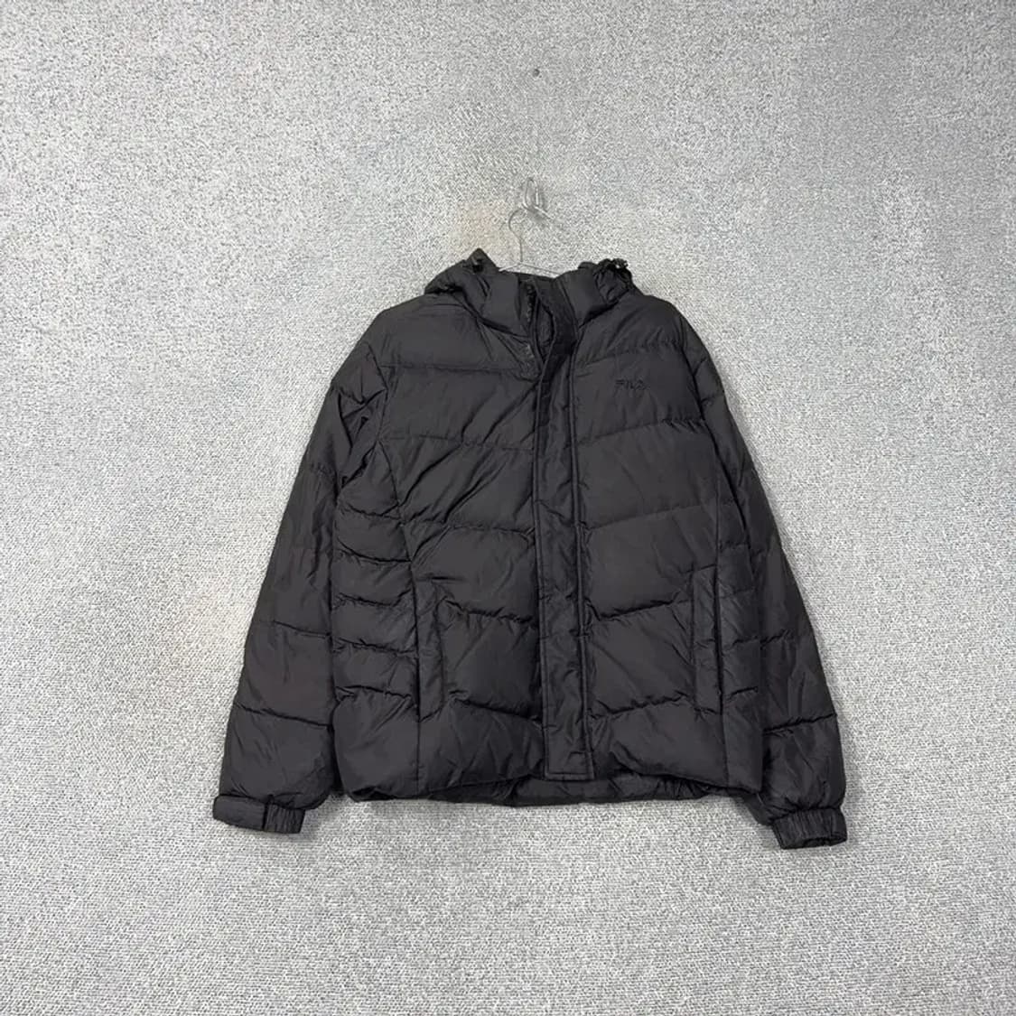 휠라 로고 블랙 패딩 100 상품이미지1