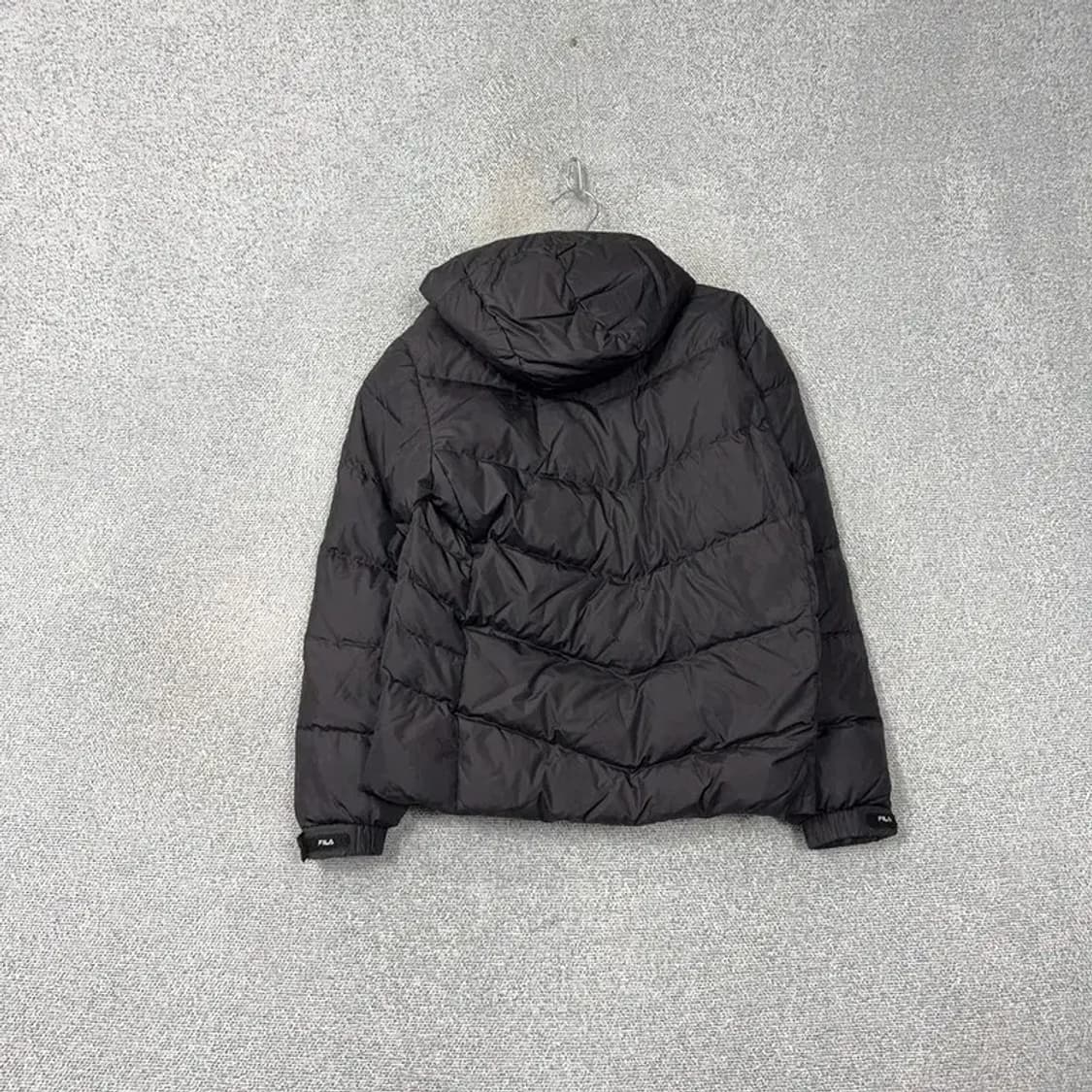 휠라 로고 블랙 패딩 100 상품이미지2