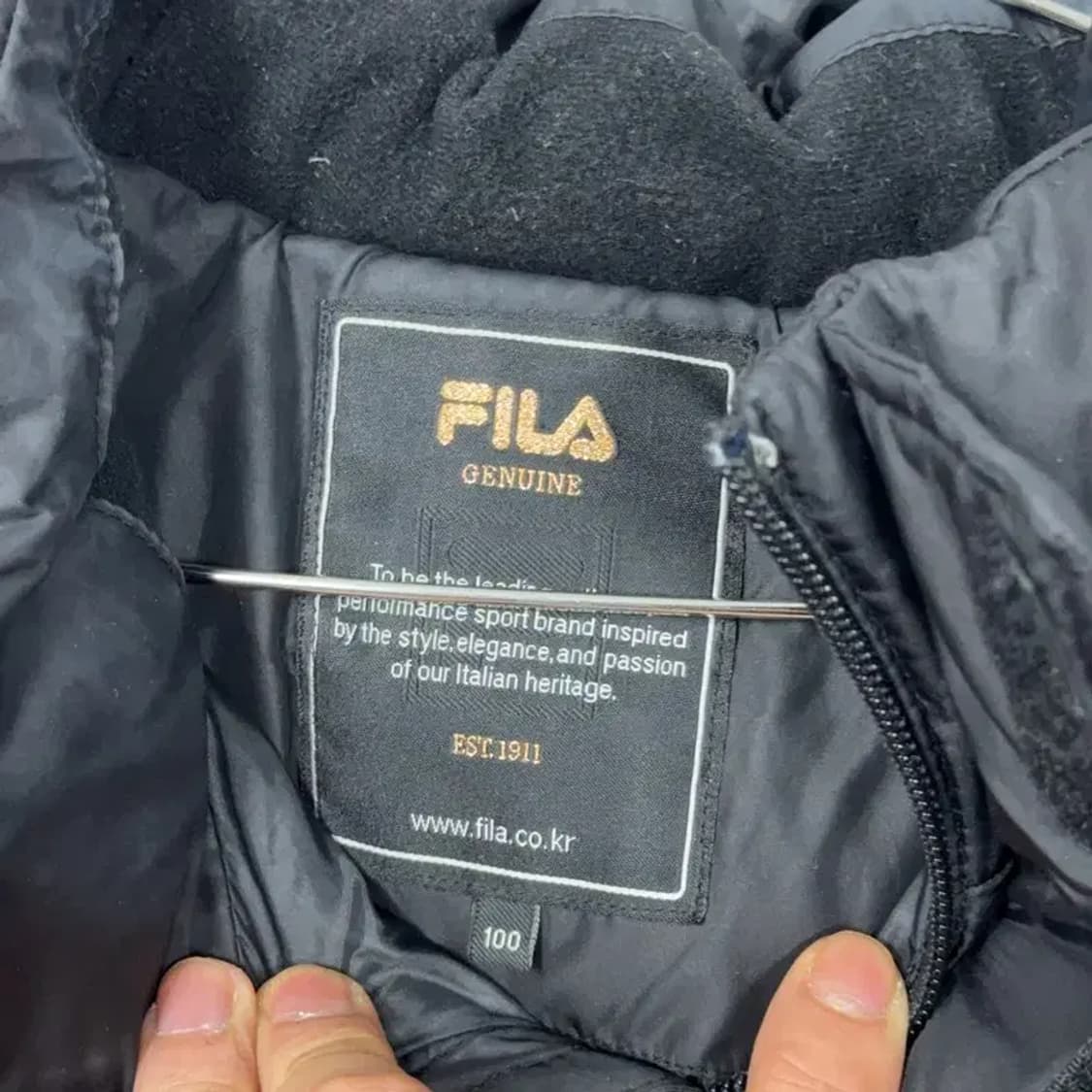 휠라 로고 블랙 패딩 100 상품이미지3