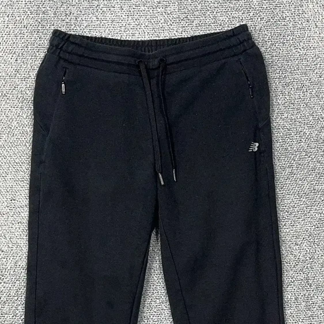 뉴발란스 로고 블랙 팬츠 70 상품이미지3