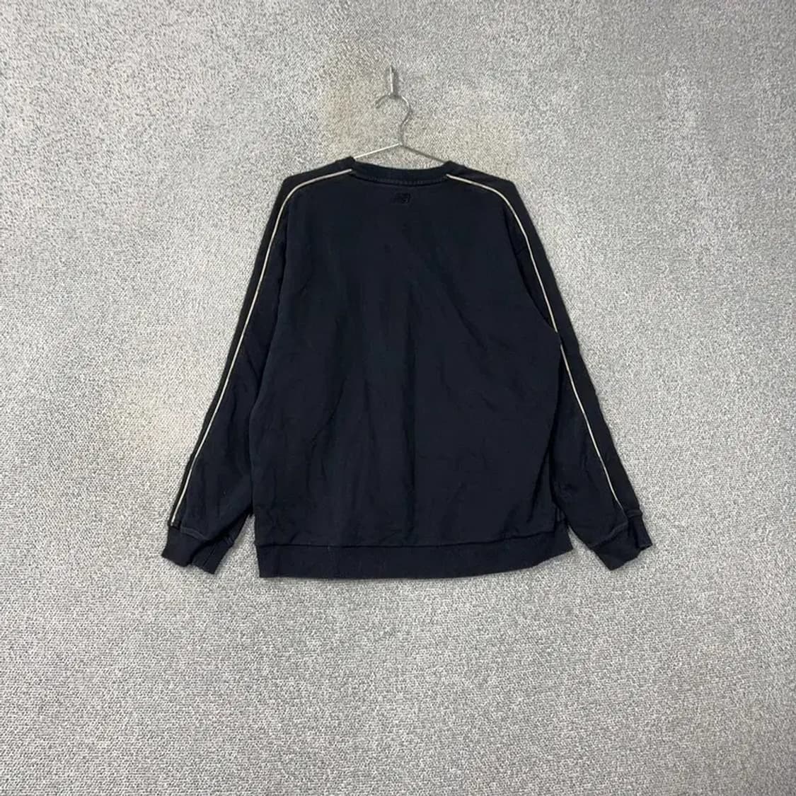 뉴발란스 로고 블랙 맨투맨 XL 상품이미지2